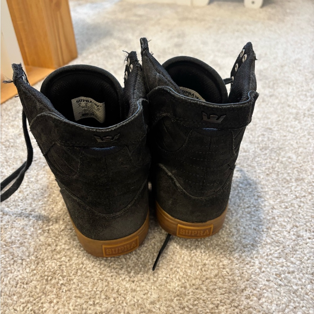 Supra Men's High-Top Sneakers in Black and Gum - Picture 3 of 5